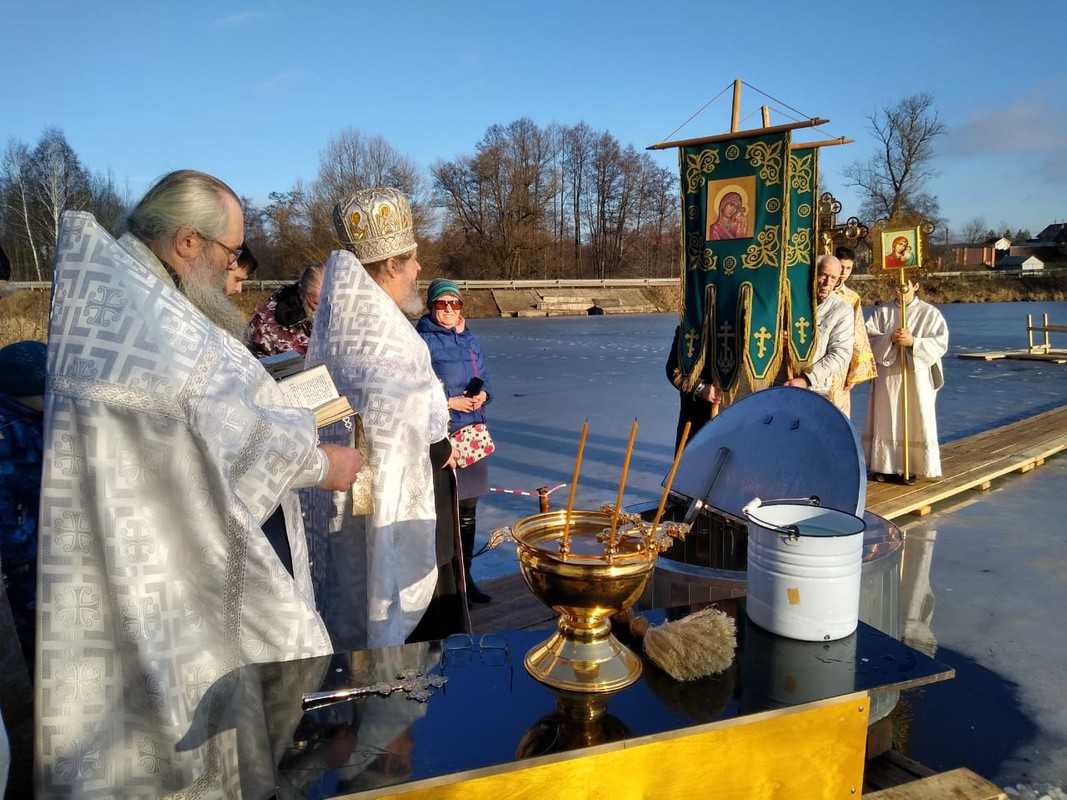 Протоиерей Сергий Киселев совершил Богоявленскую Божественную литургию в храме Святителя Николая в Здехово