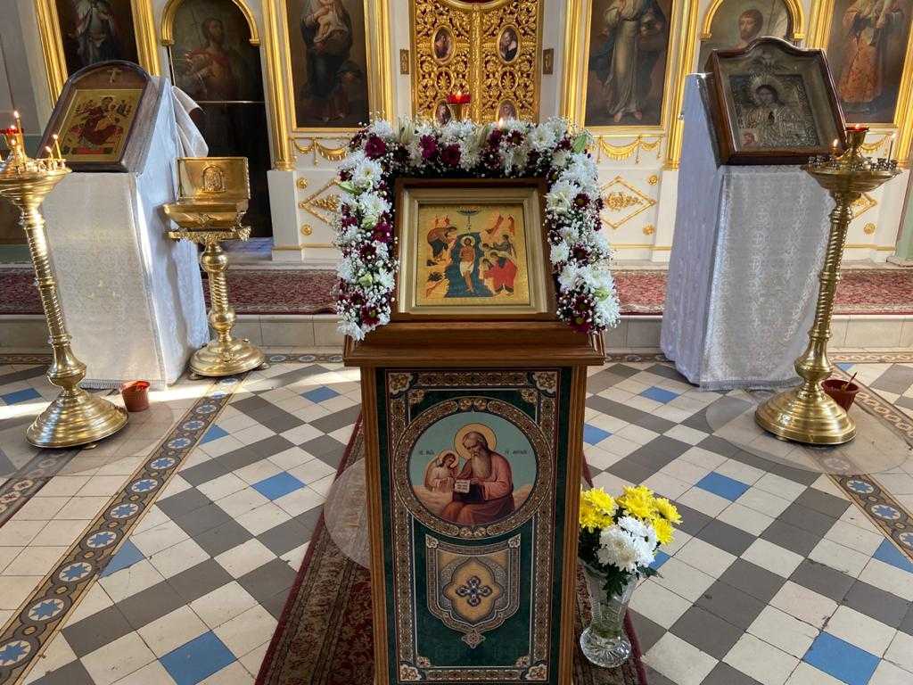 Протоиерей Сергий Киселев совершил Богоявленскую Божественную литургию в храме Святителя Николая в Здехово