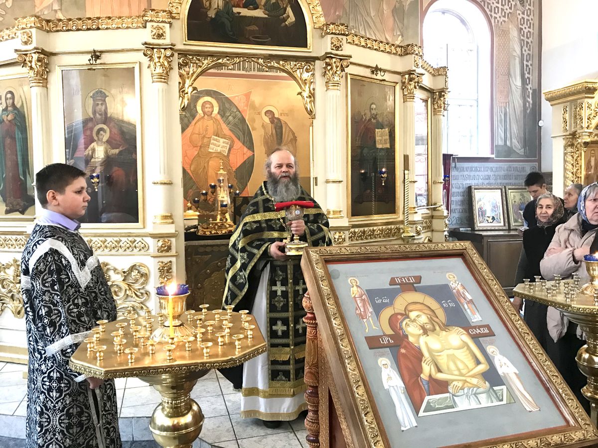 Великопостная Божественная литургия Преждеосвященных Даров в храме Святой преподобномученицы Великой княгини Елисаветы в Щербинке