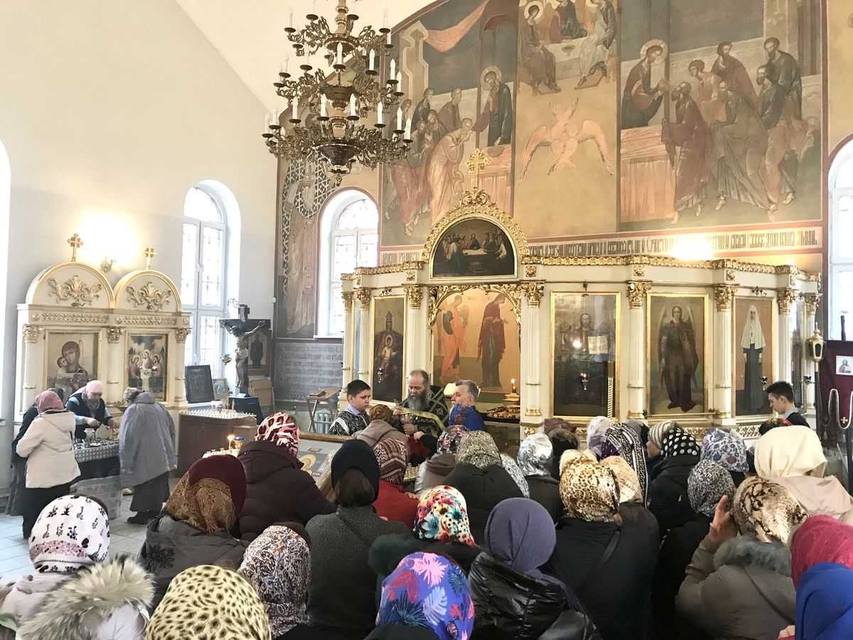 Великопостная Божественная литургия Преждеосвященных Даров в храме Святой преподобномученицы Великой княгини Елисаветы в Щербинке