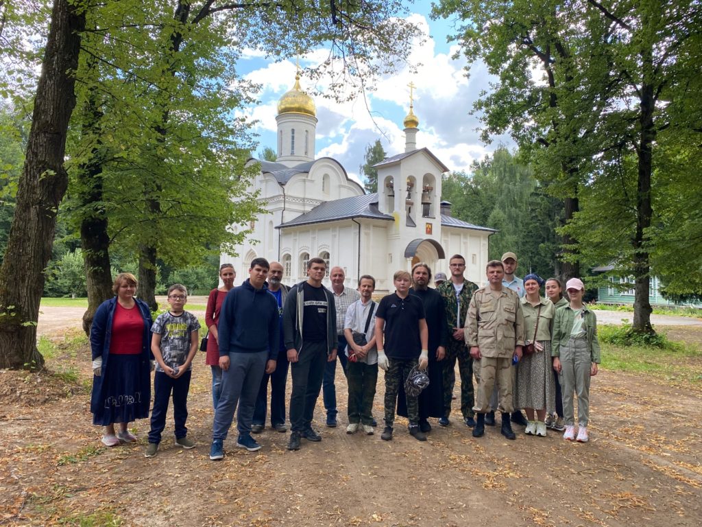 Субботник на полигоне «Коммунарка»