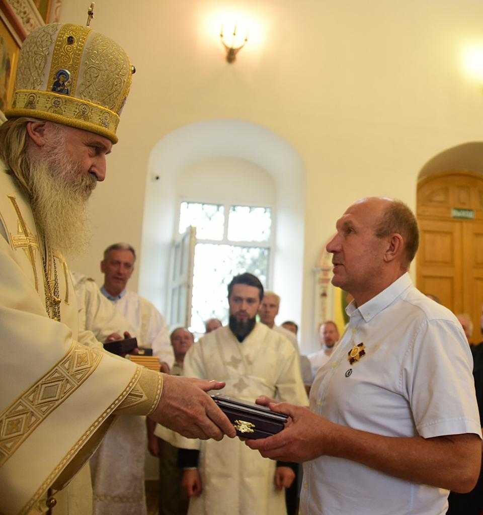 Великое освящение храма Казанской иконы Божией Матери в Товарищеве и освящение поклонного креста на месте строительства храма Архангела Михаила Великое освящение храма Казанской иконы Божией Матери в Товарищеве и освящение поклонного креста на месте строительства храма Архангела Михаила