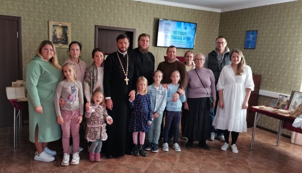 Выставка «Церковная утварь эпохи гонений» в храме святого благоверного князя Андрея Боголюбского в г. Московском Выставка «Церковная утварь эпохи гонений» в храме святого благоверного князя Андрея Боголюбского в г. Московском
