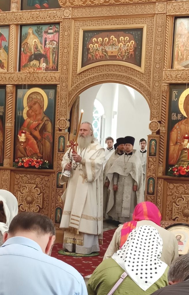 Великое освящение храма в селе Красное Великое освящение храма в селе Красное