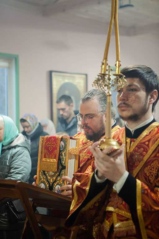 Владыка Феогност совершил Божественную литургию в Рассказовке Владыка Феогност совершил Божественную литургию в Рассказовке