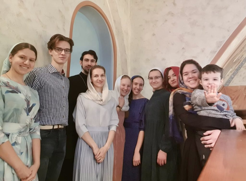 Молодежная Литургия в Троицком храме г.Троицка на Новых территориях г. Москвы. Молодежная Литургия в Троицком храме г.Троицка на Новых территориях г. Москвы.