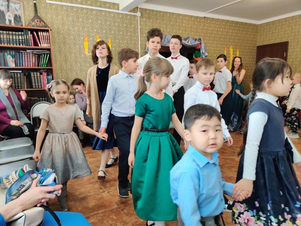 В России бал сегодня моден... В России бал сегодня моден...