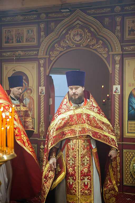 Владыка Феогност совершил Божественную литургию в Рассказовке Владыка Феогност совершил Божественную литургию в Рассказовке