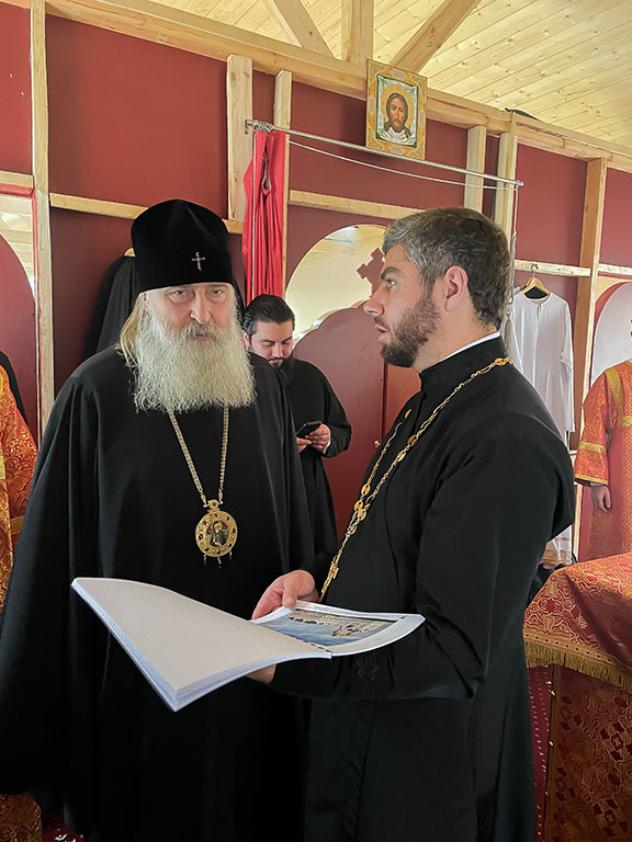 Владыка Феогност совершил Божественную литургию в Рассказовке Владыка Феогност совершил Божественную литургию в Рассказовке