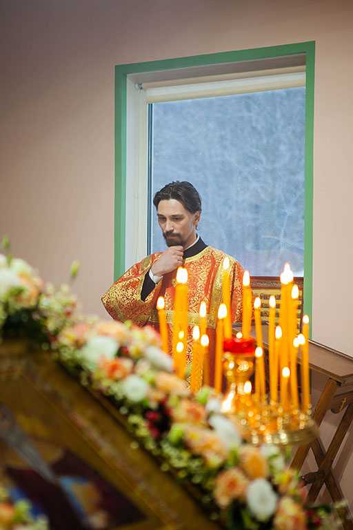Владыка Феогност совершил Божественную литургию в Рассказовке Владыка Феогност совершил Божественную литургию в Рассказовке