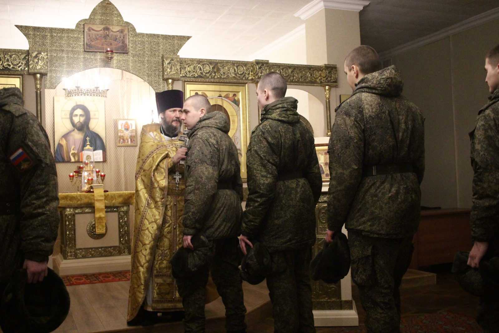 Божественная Литургия в Севастопольской мотострелковой бригаде Божественная Литургия в Севастопольской мотострелковой бригаде