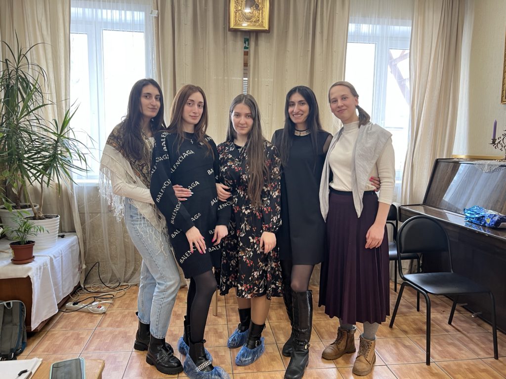 В Щербинке прошел праздник, организованный Молодёжным Православным клубом В Щербинке прошел праздник, организованный Молодёжным Православным клубом