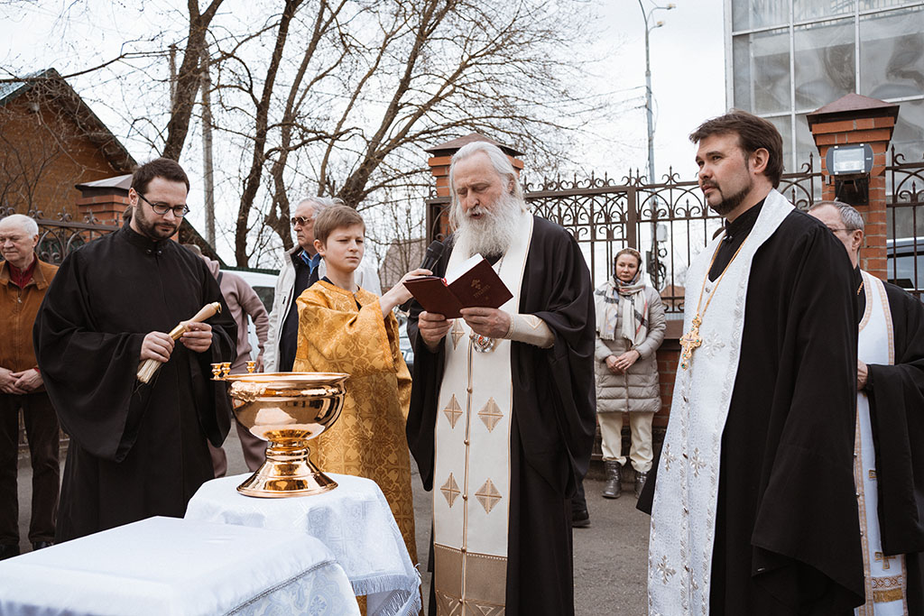 В Великую субботу митрополит Каширский Феогност совершил Литургию в храме святителя Тихона в г. Московском