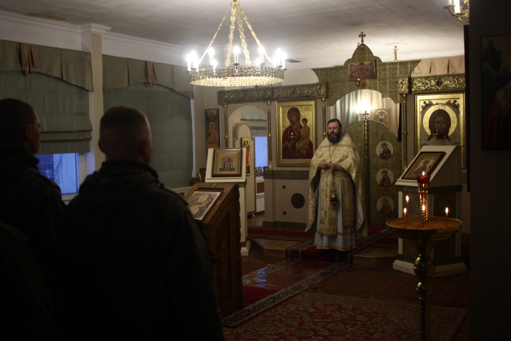 Божественная литургия в Севастопольской бригаде