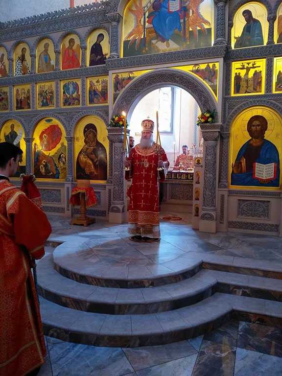 В субботу Светлой седмицы митрополит Каширский Феогност совершил Литургию в храме Живоначальной Троицы в Троицке г. Москвы В субботу Светлой седмицы митрополит Каширский Феогност совершил Литургию в храме Живоначальной Троицы в Троицке г. Москвы