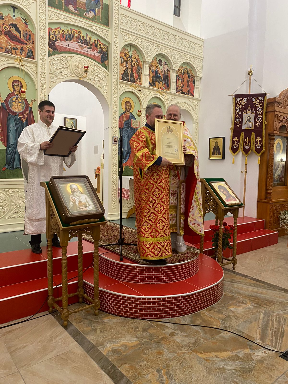Вручение грамот активистам Одигитриевского благочиния ко дню Святой Пасхи