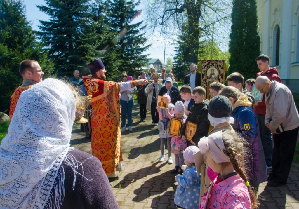 Детская Литургия в селе Никольское Детская Литургия в селе Никольское