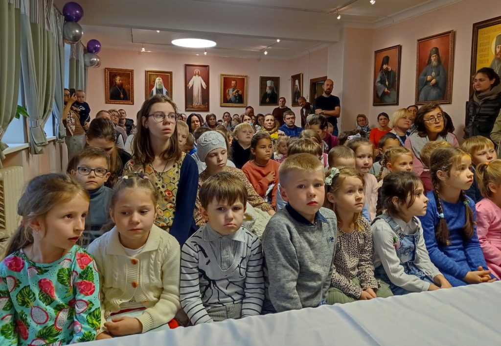 Начало занятий воскресной школы храма Святых Новомучеников и Исповедников Российских в Бутове Начало занятий воскресной школы храма Святых Новомучеников и Исповедников Российских в Бутове