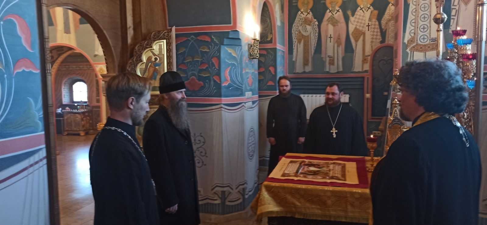 Викарий Святейшего Патриарха Московского и всея Руси епископ Павлово-Посадский Силуан посетил храмы Новотроицкого благочиния Викарий Святейшего Патриарха Московского и всея Руси епископ Павлово-Посадский Силуан посетил храмы Новотроицкого благочиния