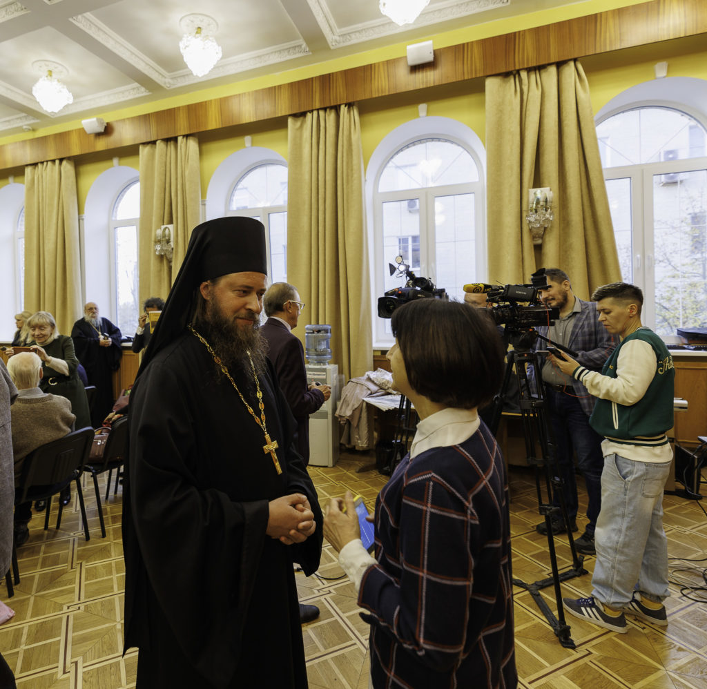 Две книги о Троице-Сергиевой Лавре получили призы XIII Международного славянского литературного форума "Золотой витязь" Две книги о Троице-Сергиевой Лавре получили призы XIII Международного славянского литературного форума "Золотой витязь"