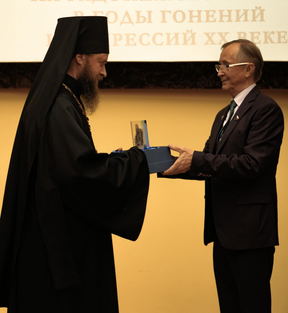 Две книги о Троице-Сергиевой Лавре получили призы XIII Международного славянского литературного форума "Золотой витязь" Две книги о Троице-Сергиевой Лавре получили призы XIII Международного славянского литературного форума "Золотой витязь"