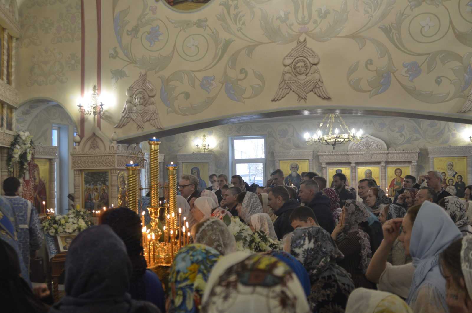 Архиерейское богослужение в храме иконы Божией Матери «Скоропослушница» в Марьино