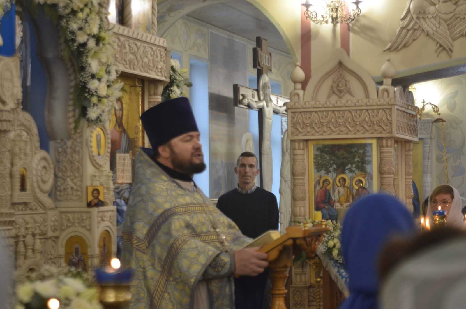 Архиерейское богослужение в храме иконы Божией Матери «Скоропослушница» в Марьино
