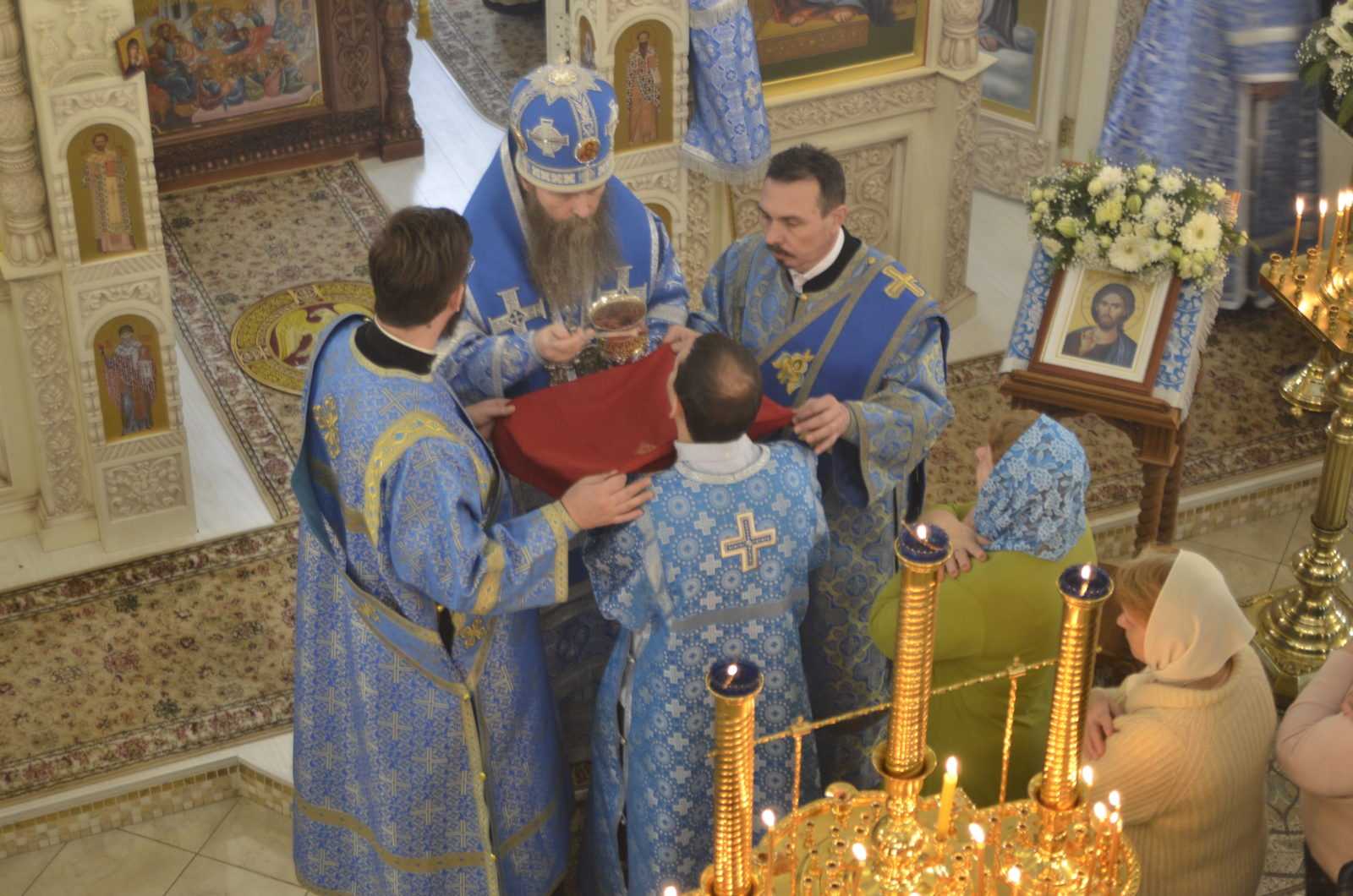 Архиерейское богослужение в храме иконы Божией Матери «Скоропослушница» в Марьино
