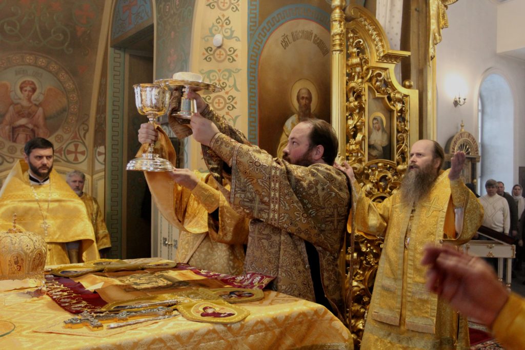 Архиерейское богослужение в храме святителя Николая Мирликийского в Кленове Архиерейское богослужение в храме святителя Николая Мирликийского в Кленове