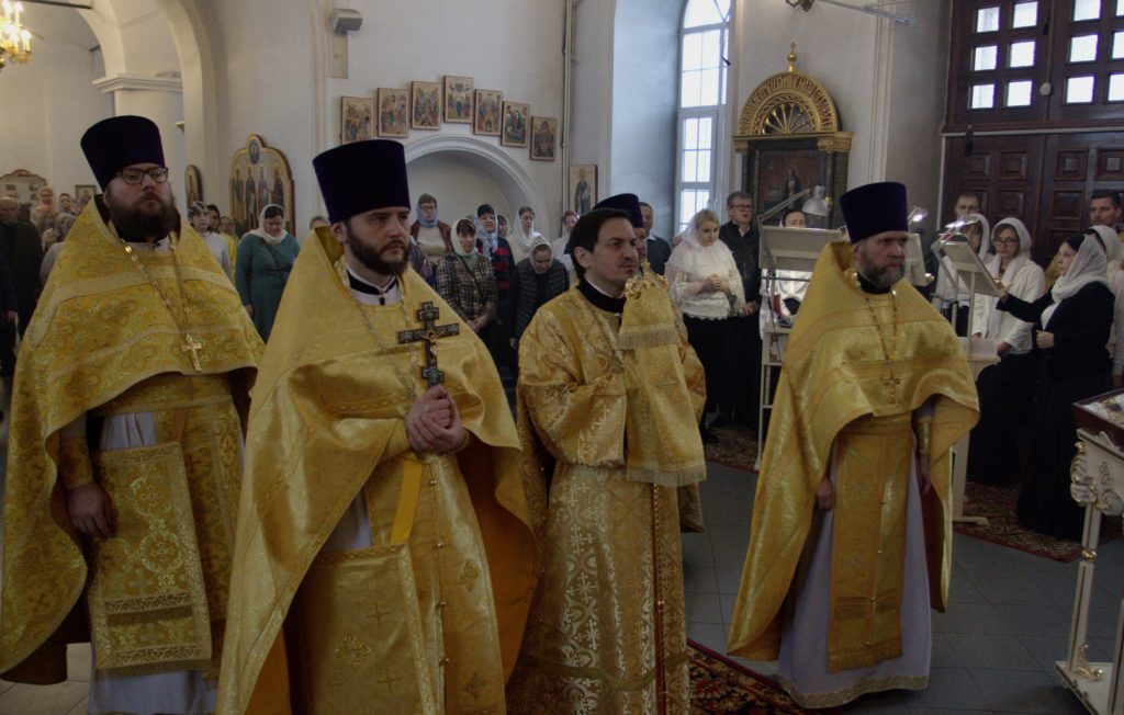 Архиерейское богослужение в храме святителя Николая Мирликийского в Кленове Архиерейское богослужение в храме святителя Николая Мирликийского в Кленове
