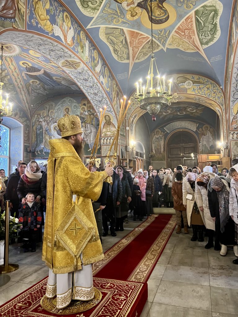 Архиерейское богослужение в храме Архангела Михаила в Летове Архиерейское богослужение в храме Архангела Михаила в Летове