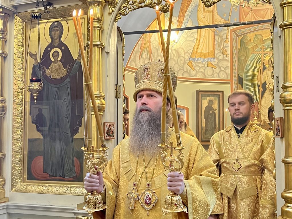 Архиерейское богослужение в храме Архангела Михаила в Летове Архиерейское богослужение в храме Архангела Михаила в Летове