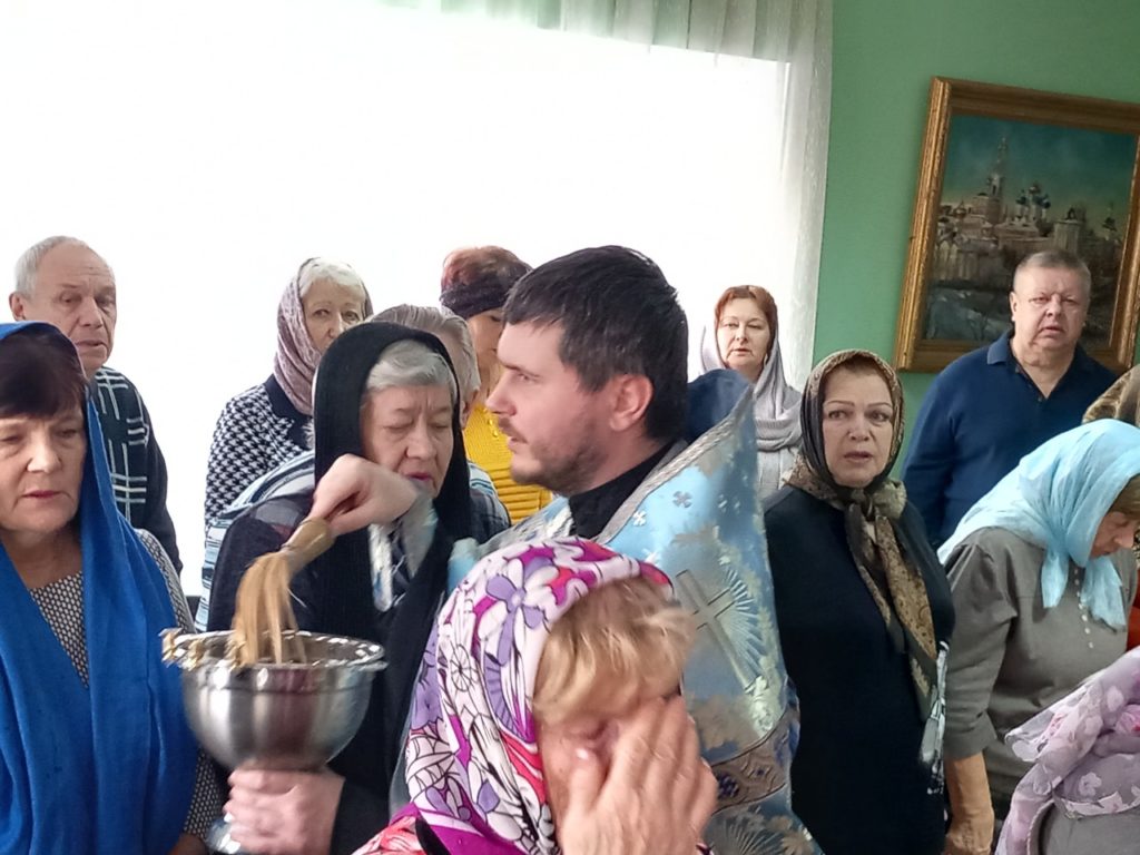 Молебен в Центре реабилитации ветеранов боевых действий и инвалидов «Ясенки» Молебен в Центре реабилитации ветеранов боевых действий и инвалидов «Ясенки»