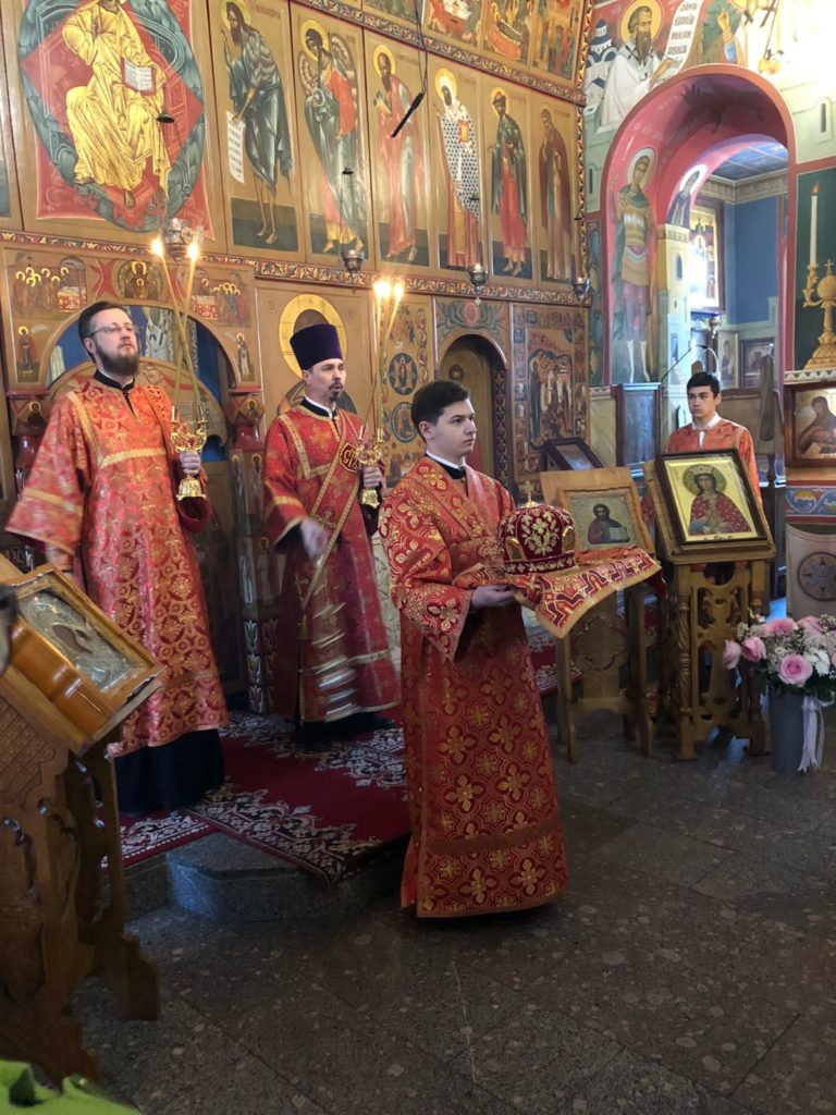 Архиерейская служба в храме Казанской иконы Божией Матери в Пучкове, 7 декабря Архиерейская служба в храме Казанской иконы Божией Матери в Пучкове, 7 декабря