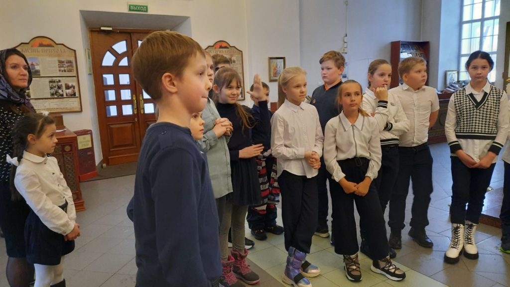 Пятиклассники в храме святителя Николая