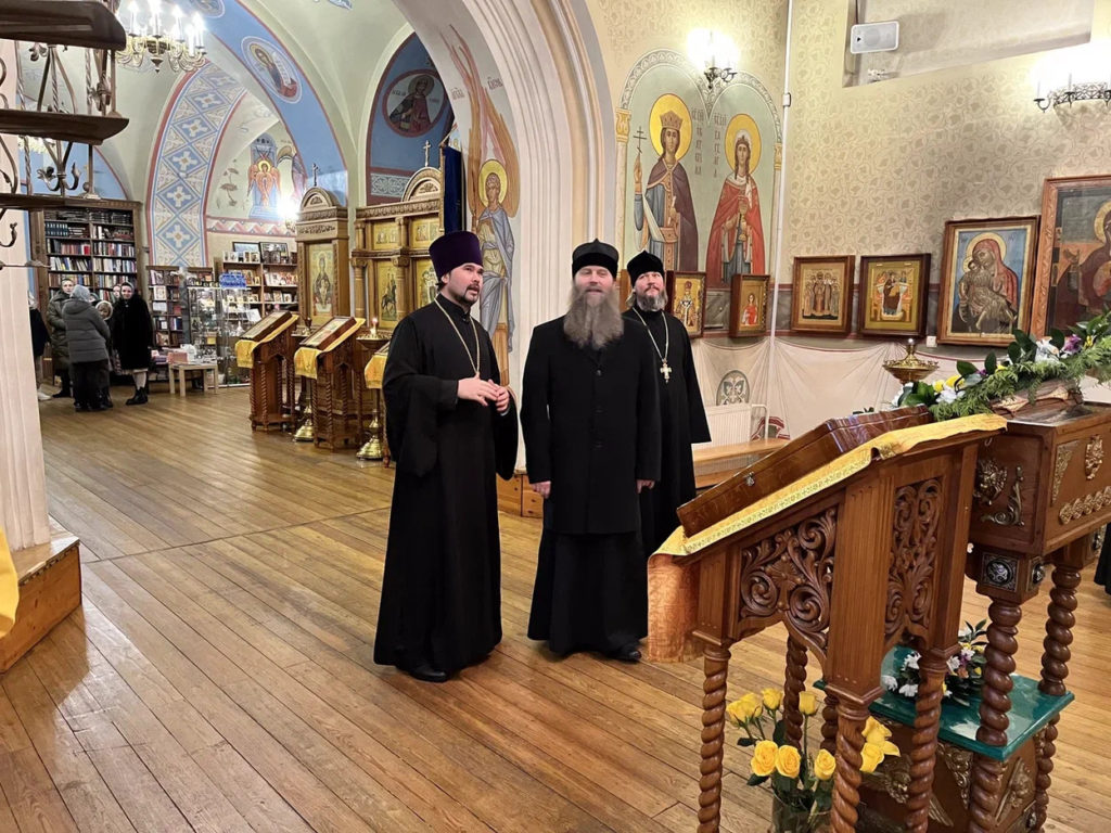 Посещение Викарием Новых территорий Казанского храма в Сосенках Посещение Викарием Новых территорий Казанского храма в Сосенках