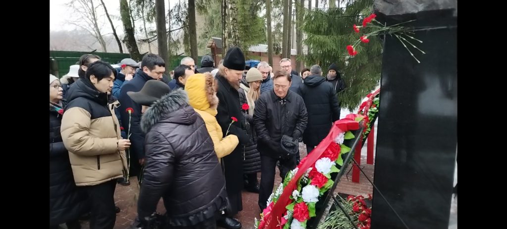 Открытие обновленного мемориала якутянам на полигоне «Коммунарка»