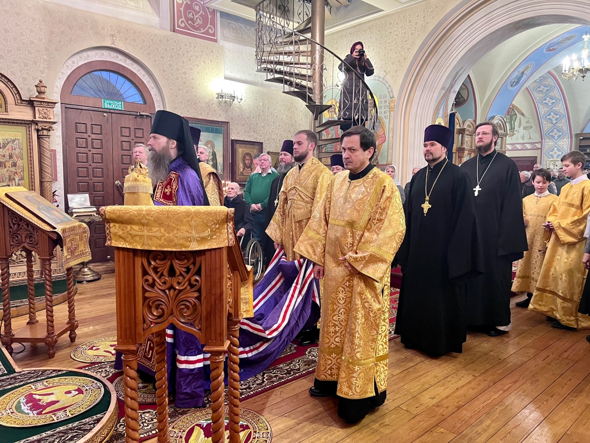 Архиерейское Богослужение в Казанском храме  в Сосенках г. Москвы