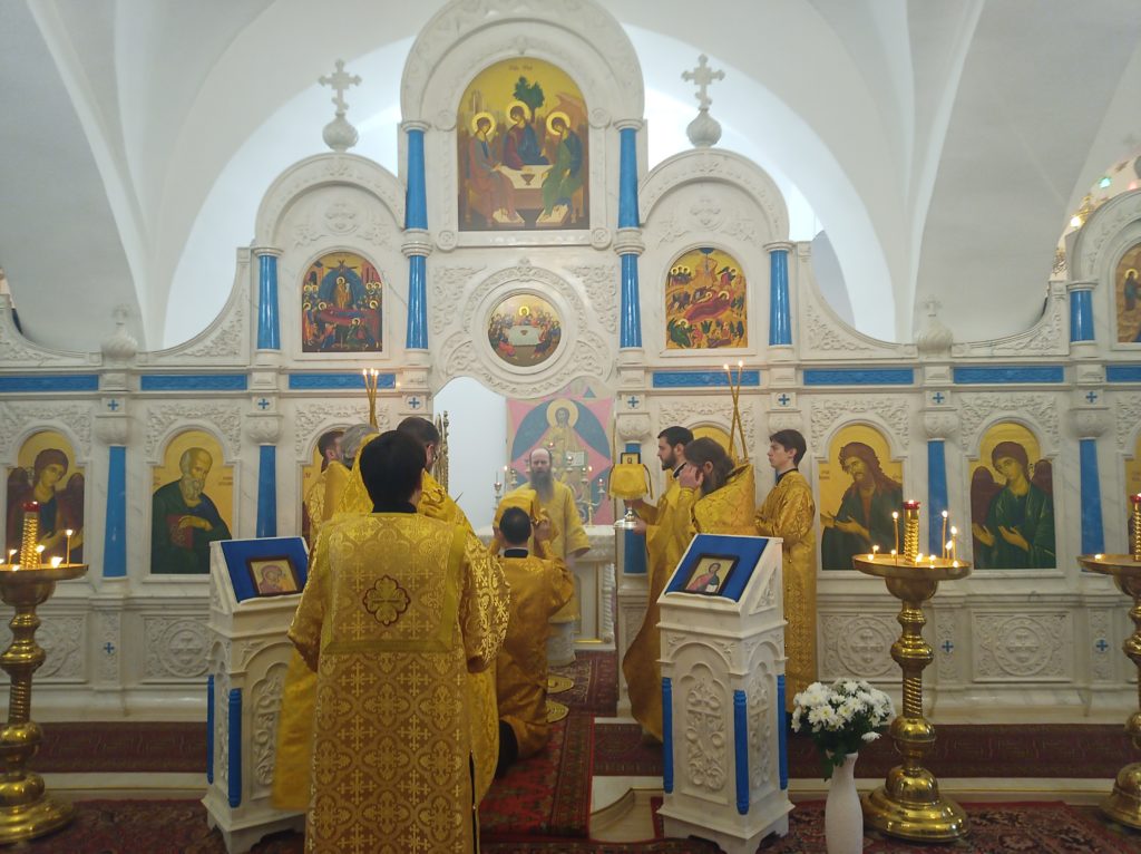 Великое освящение храма Богоявления Господня  в Богоявлении г. Москвы