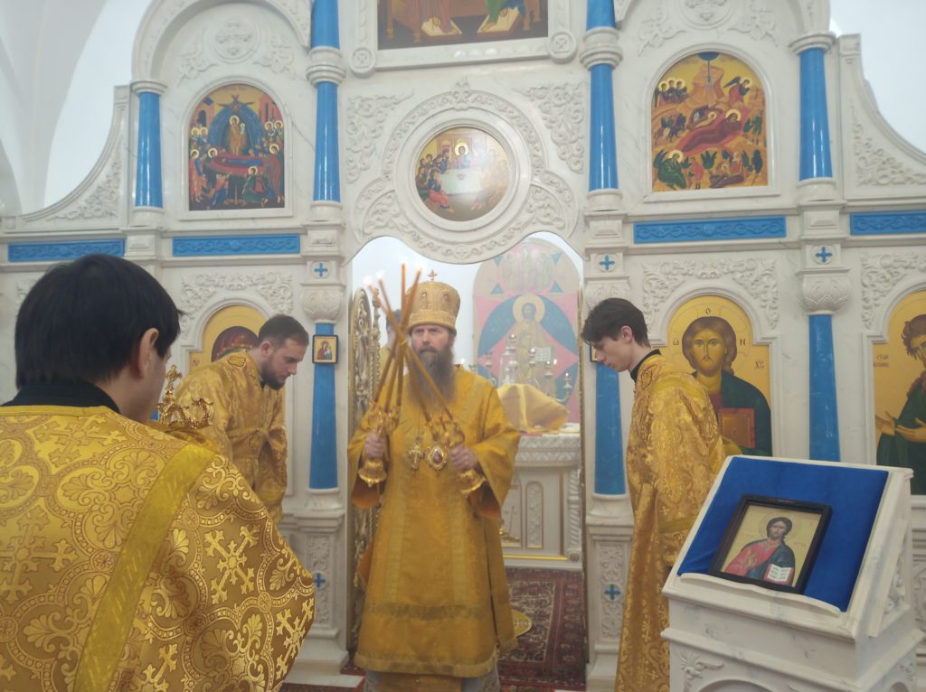Великое освящение храма Богоявления Господня  в Богоявлении г. Москвы