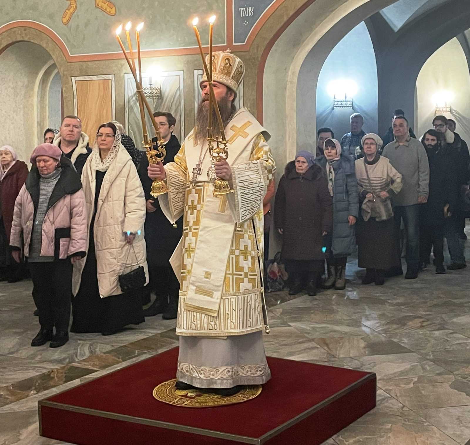 Вторая Архиерейская молодежная Литургия на Новых территориях г. Москвы Вторая Архиерейская молодежная Литургия на Новых территориях г. Москвы