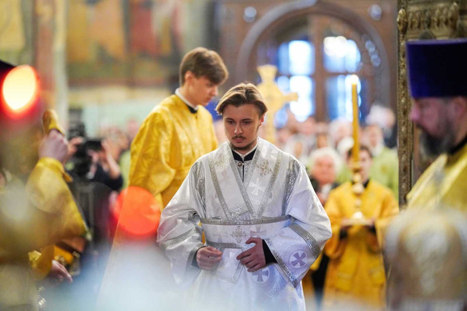 Патриаршее служение в Неделю 30-ю по Пятидесятнице в Успенском соборе Московского Кремля