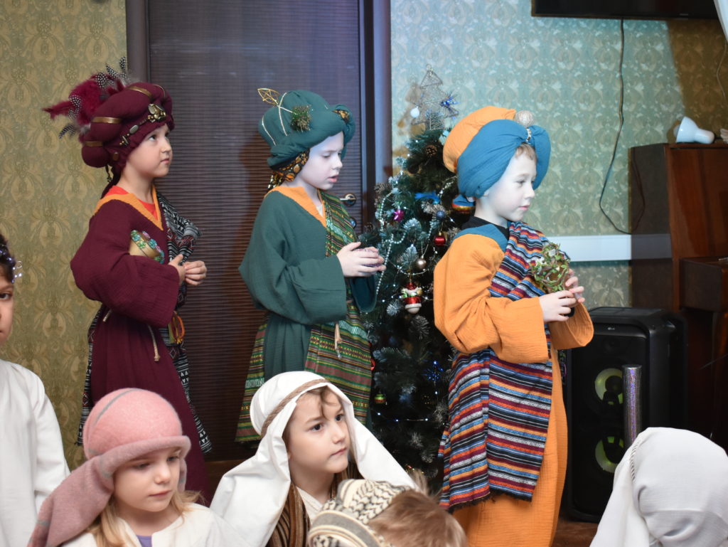 Детский концерт в честь Рождества Христова на патриаршем подворье храма Сретения Господня в Московском Детский концерт в честь Рождества Христова на патриаршем подворье храма Сретения Господня в Московском