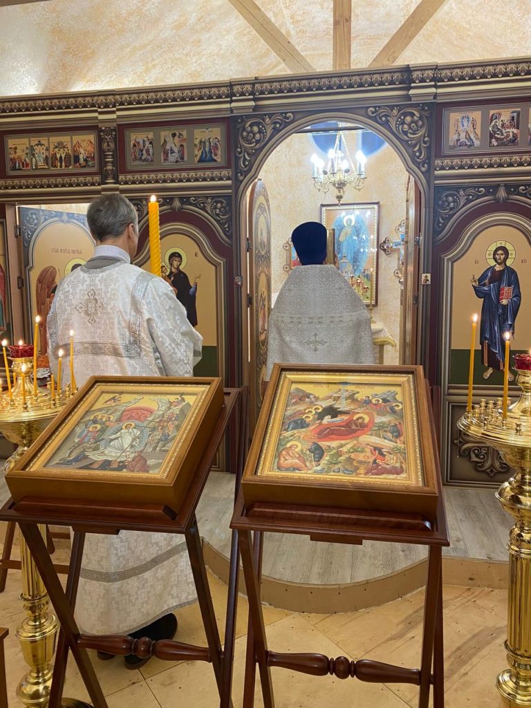 Во временной церкви в честь благоверных князей страстотерпцев Бориса и Глеба состоялась первая Божественная Литургия Во временной церкви в честь благоверных князей страстотерпцев Бориса и Глеба состоялась первая Божественная Литургия