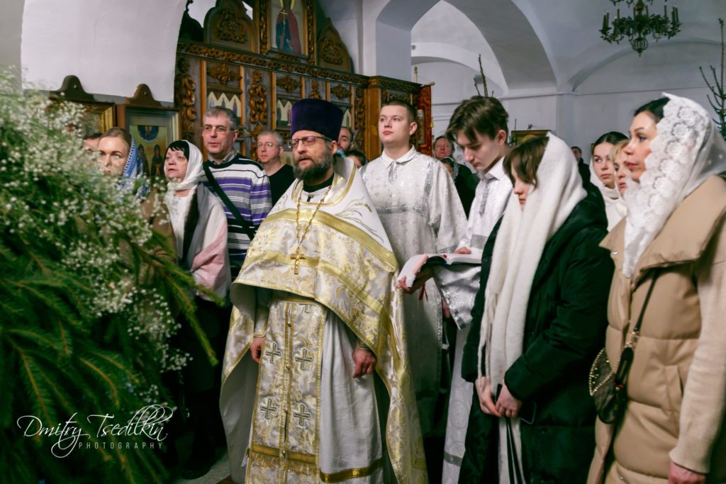 В храме Живоначальной Троицы в Ознобишине прошли торжества, посвященные празднованию Рождества Христова