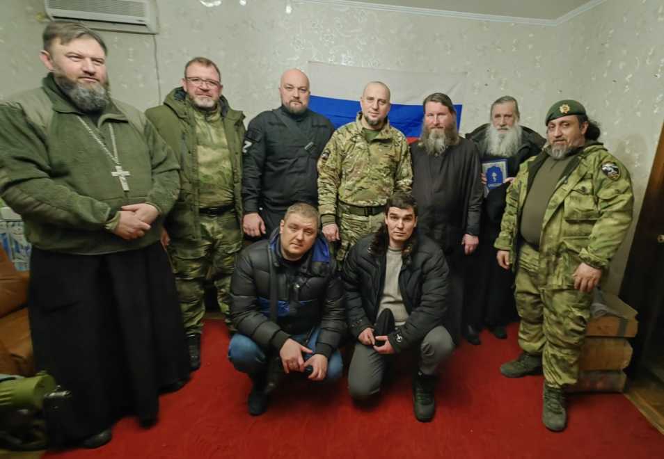 Встреча со священнослужителями, сопровождающими мироточивую икону Песчанской Божией Матери Встреча со священнослужителями, сопровождающими мироточивую икону Песчанской Божией Матери