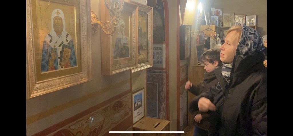 Освящение новых икон для храма святых Новомучеников и Исповедников Российских в Коммунарке Освящение новых икон для храма святых Новомучеников и Исповедников Российских в Коммунарке