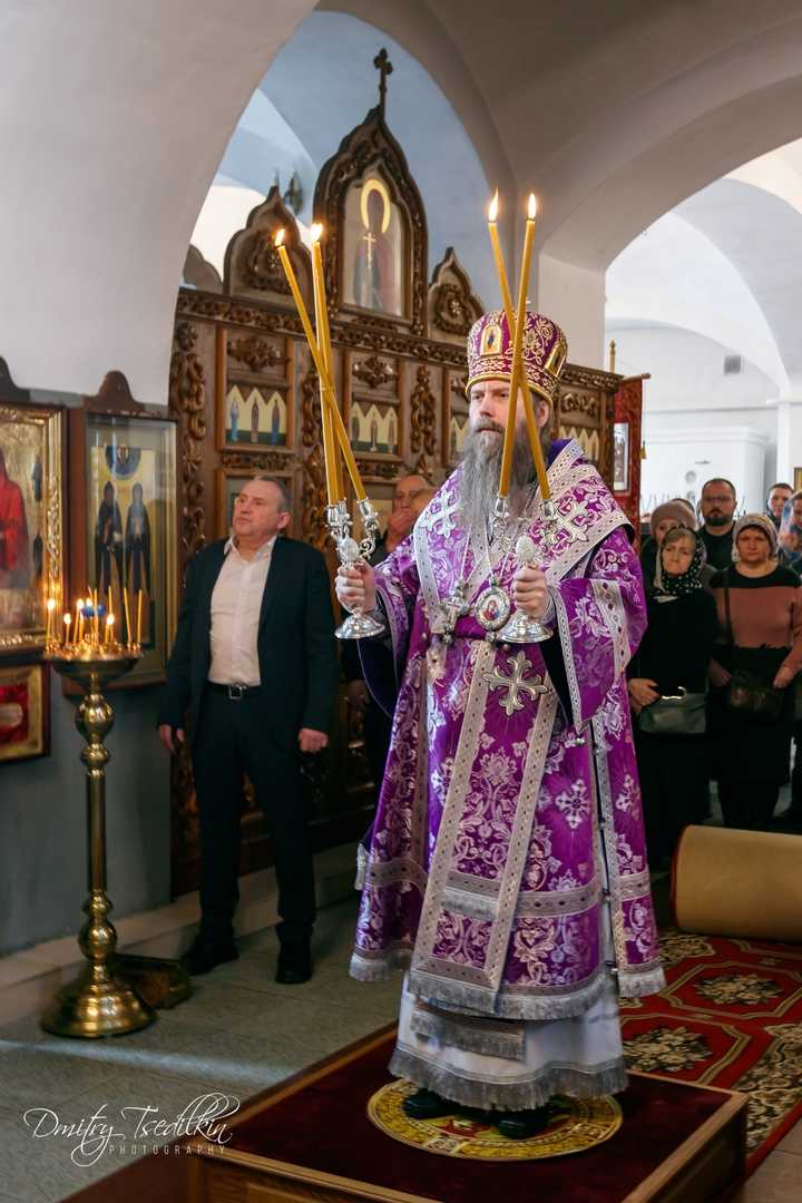 В храме Живоначальной Троицы в Ознобишине состоялось архиерейское богослужение В храме Живоначальной Троицы в Ознобишине состоялось архиерейское богослужение