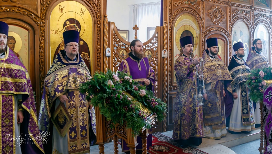 В храме Живоначальной Троицы в Ознобишине состоялось архиерейское богослужение В храме Живоначальной Троицы в Ознобишине состоялось архиерейское богослужение