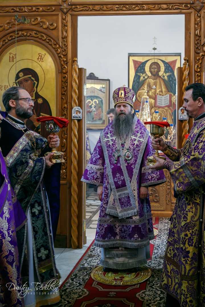 В храме Живоначальной Троицы в Ознобишине состоялось архиерейское богослужение В храме Живоначальной Троицы в Ознобишине состоялось архиерейское богослужение